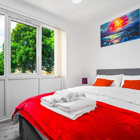 Luxury New House With Free Parking Daire Birmingham Dış mekan fotoğraf